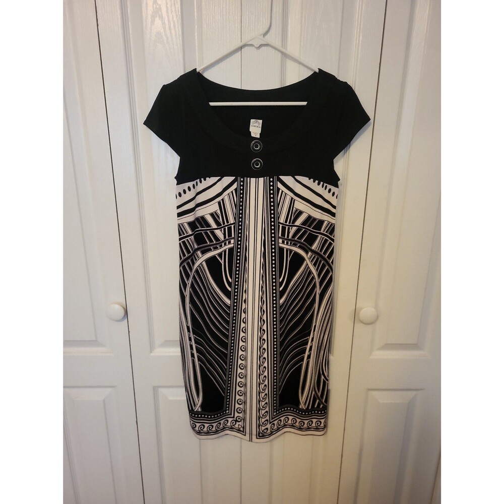 Sangria Black and White Patterned Knee Length Dress